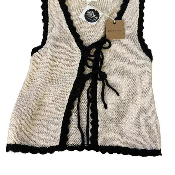 Blu Pepper Ivory Knit Vest with black Edging - Picture 1 of 4